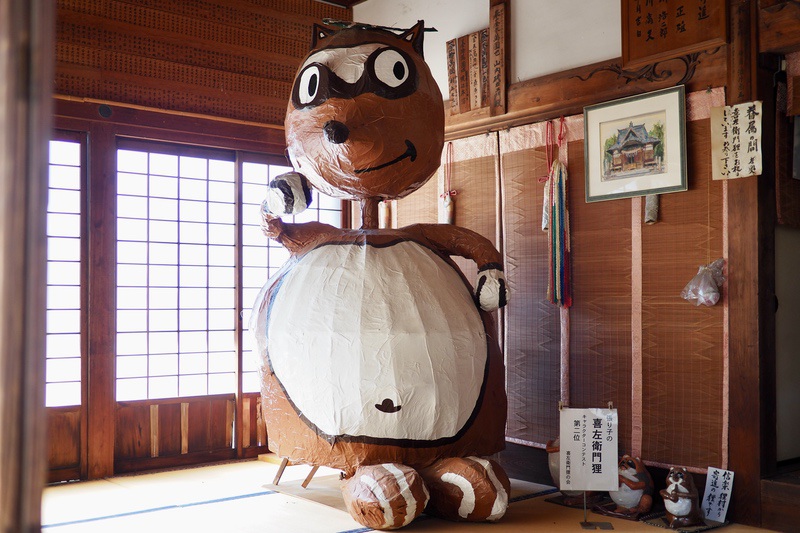 大気味神社：たぬカタリ case of 喜左衛門 – 偲フ花